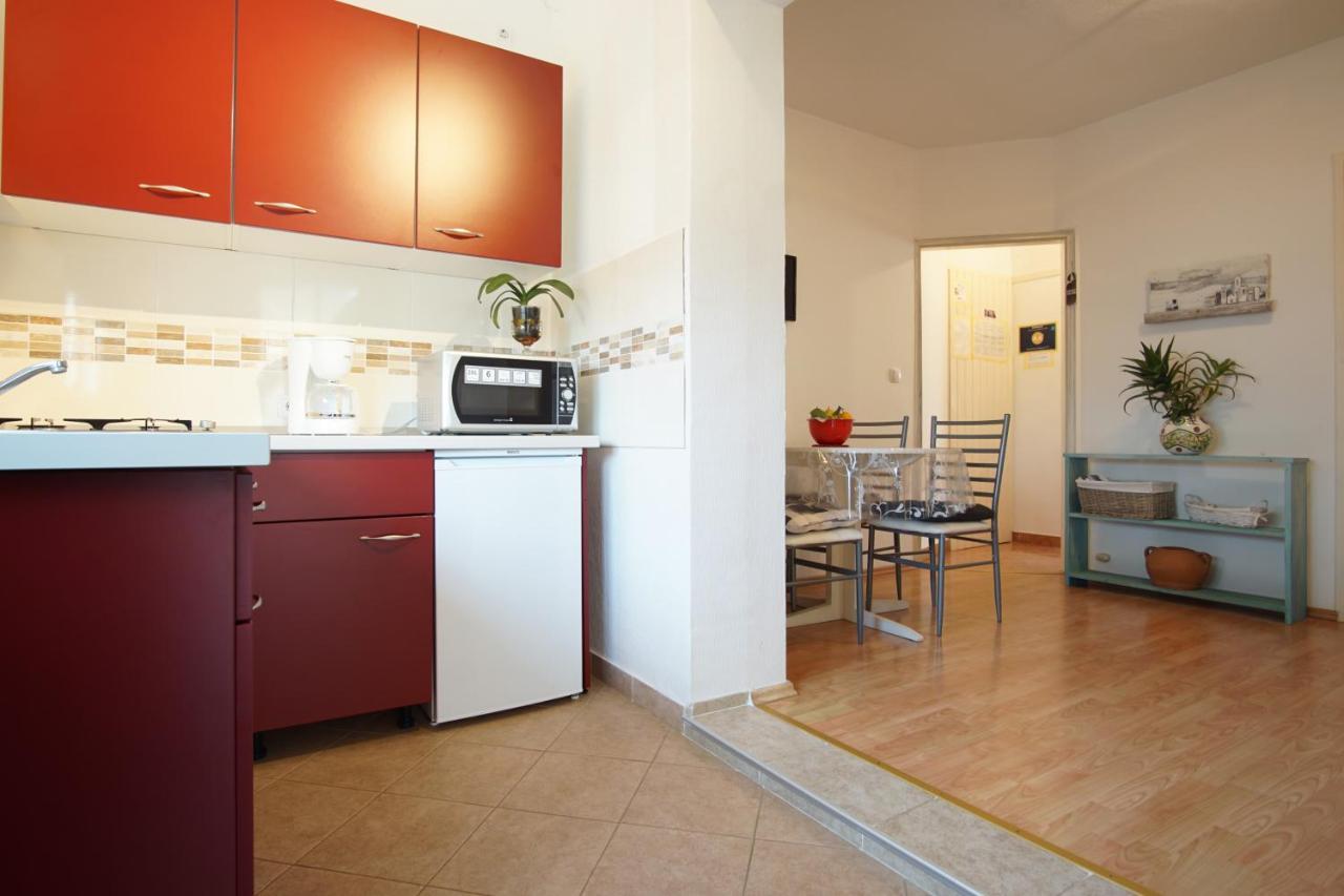 Apartments And Room Markovic Rovinjsko Selo Exterior photo
