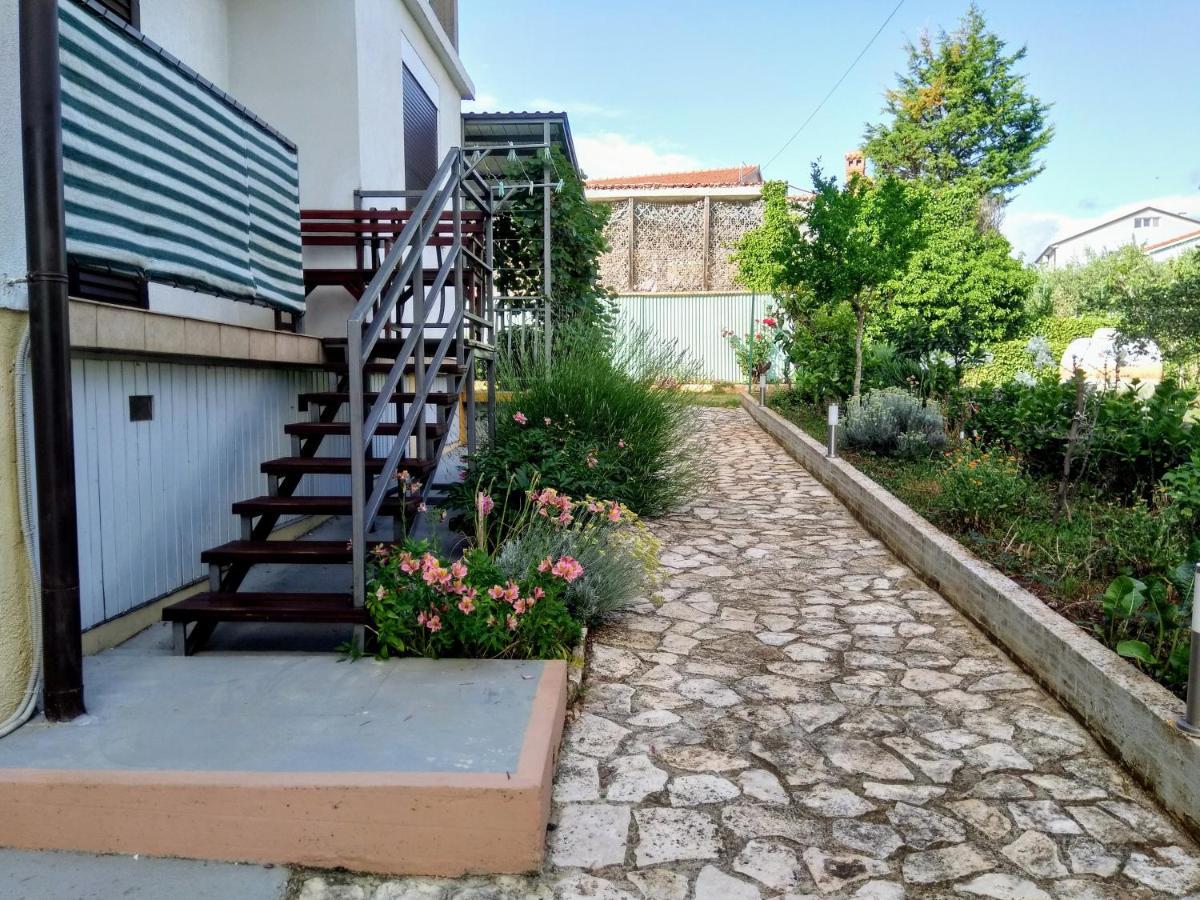 Apartments And Room Markovic Rovinjsko Selo Exterior photo