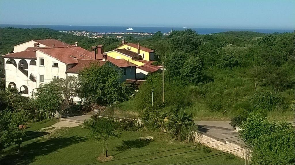 Apartments And Room Markovic Rovinjsko Selo Exterior photo